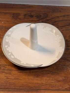Lenox Bellina Ring/Jewelry Stand/Holder